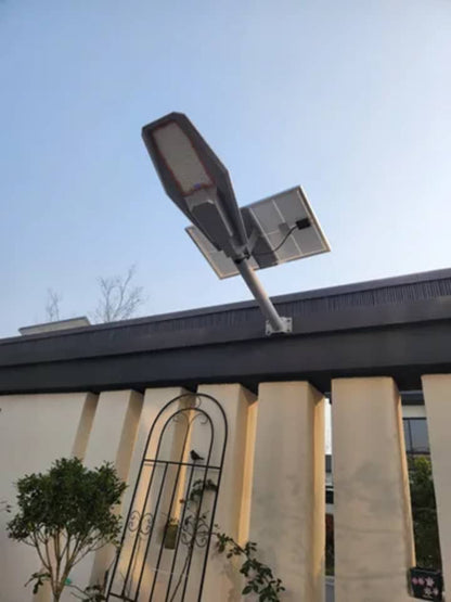 Lampadaire solaire Révolutionnaire de 400w + 50w de panneaux solaires
